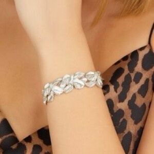 Vintage STAR Silver Leaf Bracelet Hinged Mid Century Retro Floral